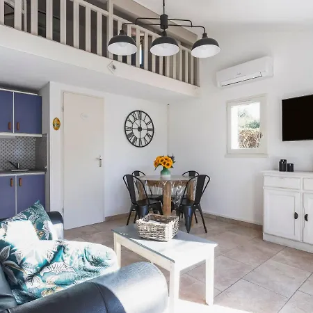 Val D'alpilles By Interhome *